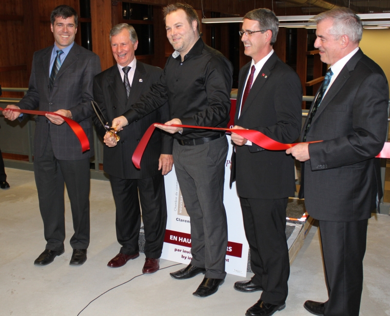 Special guests cut the ribbon opening the New C-R Chamber of Commerce